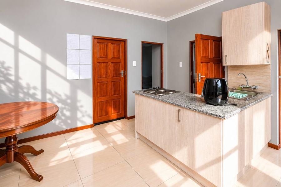 6 Bedroom Property for Sale in Birdwood Estate North West